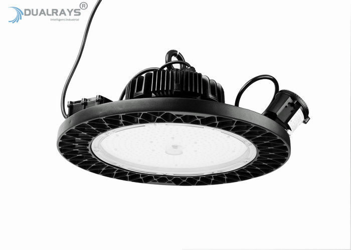 140LM/W 240W UFO LED हाई बे लाइट IP66 PMMA लेंस 3030 चिप्स 5 साल की वारंटी